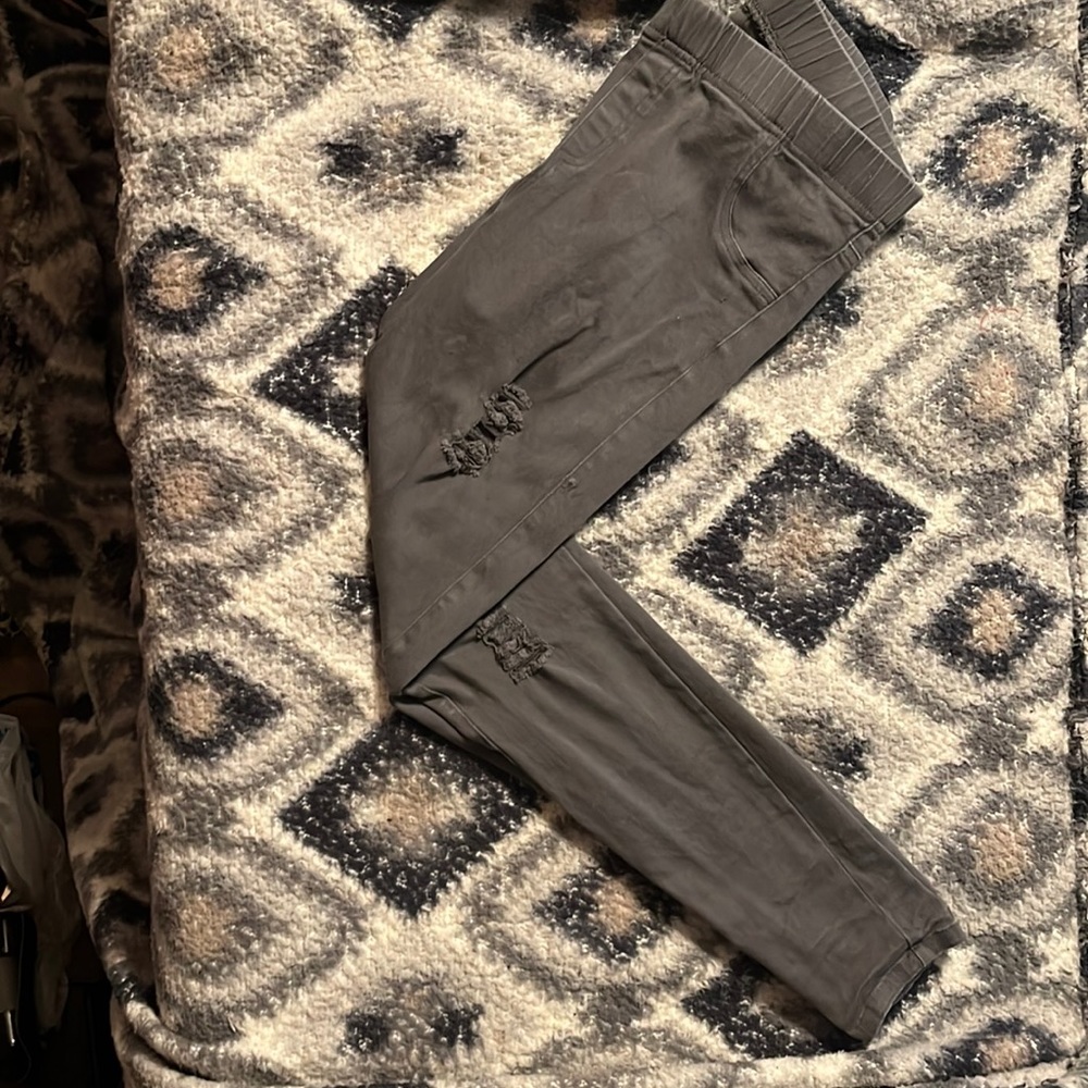 Ripped leggings